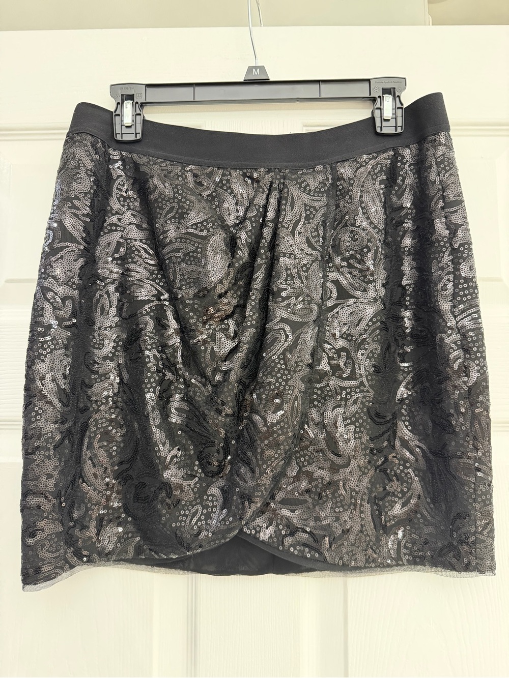 BCBGMAXAZRIA “Joanne” Black Sequin Mini Skirt – Size M – NWT
